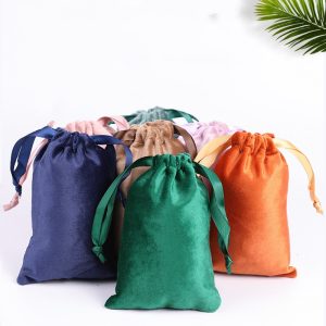 Custom High-End Suede Velvet Jewelry Bag Pouch for Necklace Earrings Rings Bracelet Drawstring Velvet Bag Soft Jewelry Packaging