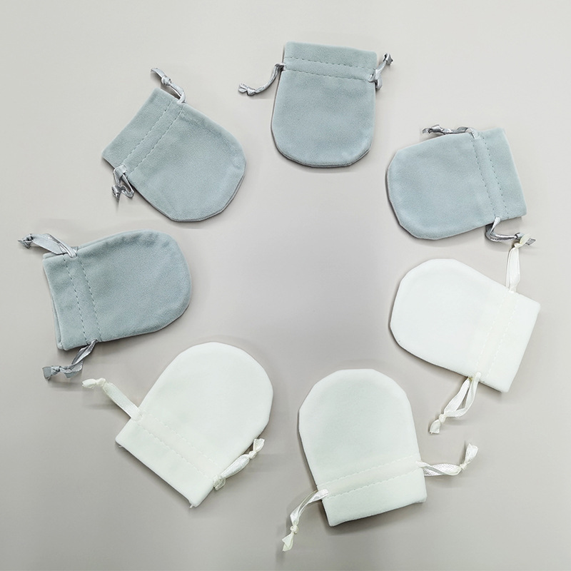 Wholesale Custom Logo Black Flannel Velvet Pouch Gift Drawstring Bag Packaging Velvet Jewelry Pouch - 图片 2