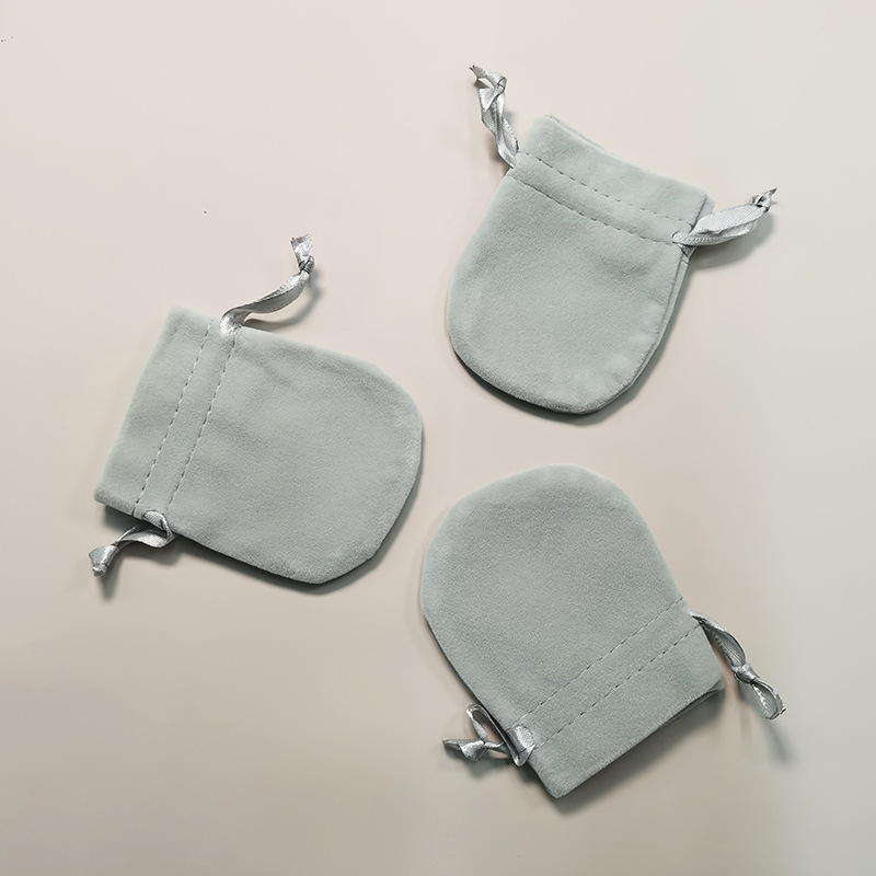 Wholesale Custom Logo Black Flannel Velvet Pouch Gift Drawstring Bag Packaging Velvet Jewelry Pouch - 图片 3