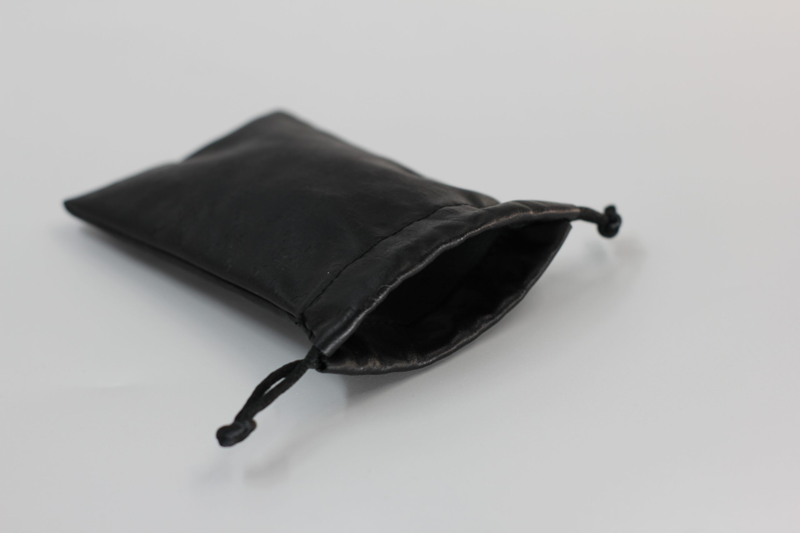 Customizable black gift packaging bags with LOGO, sourced from a pouch factory in China - 图片 5