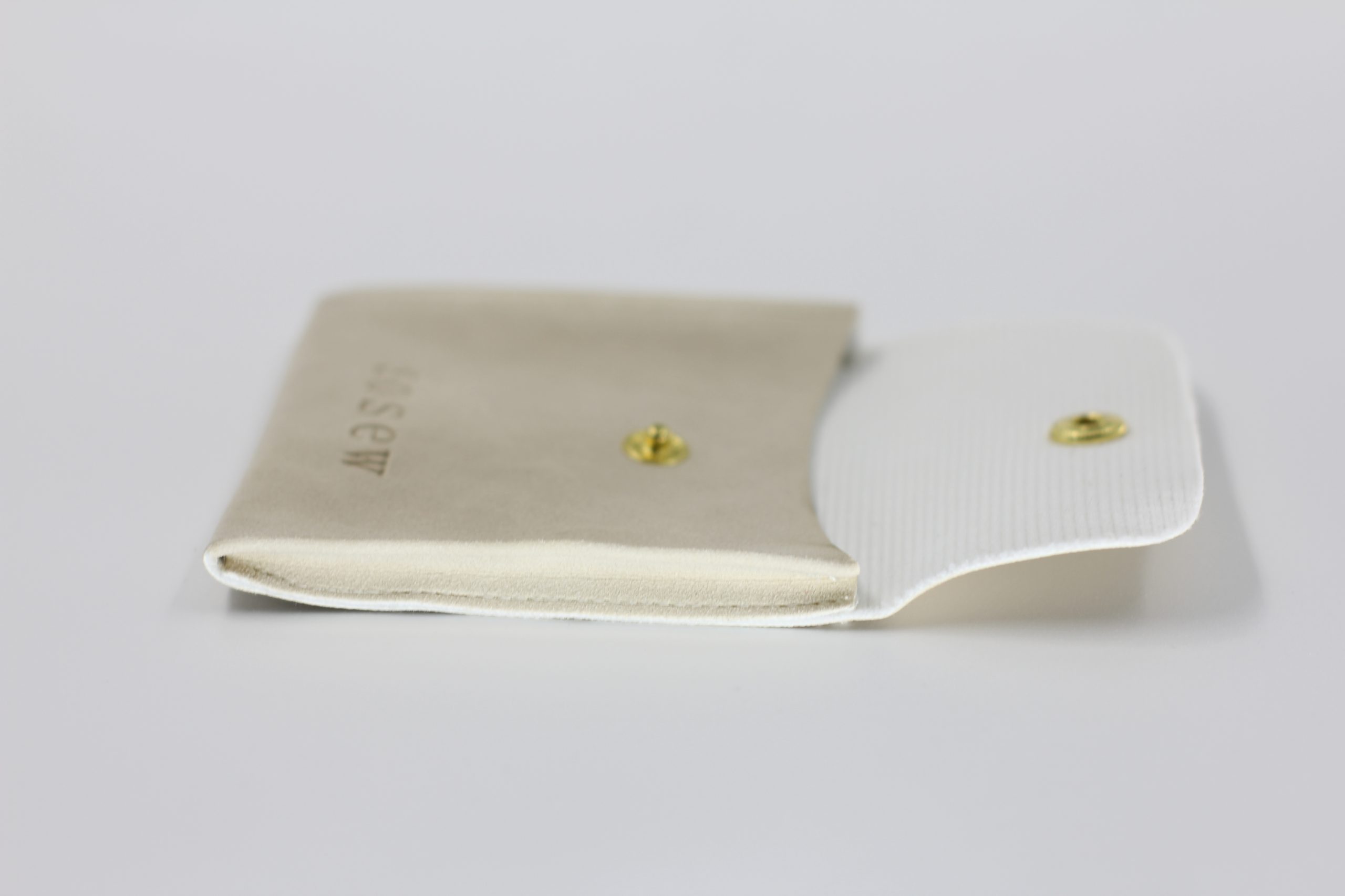 White soft velvet gift packaging bag, customizable LOGO accessory packaging bag from the factory - 图片 6