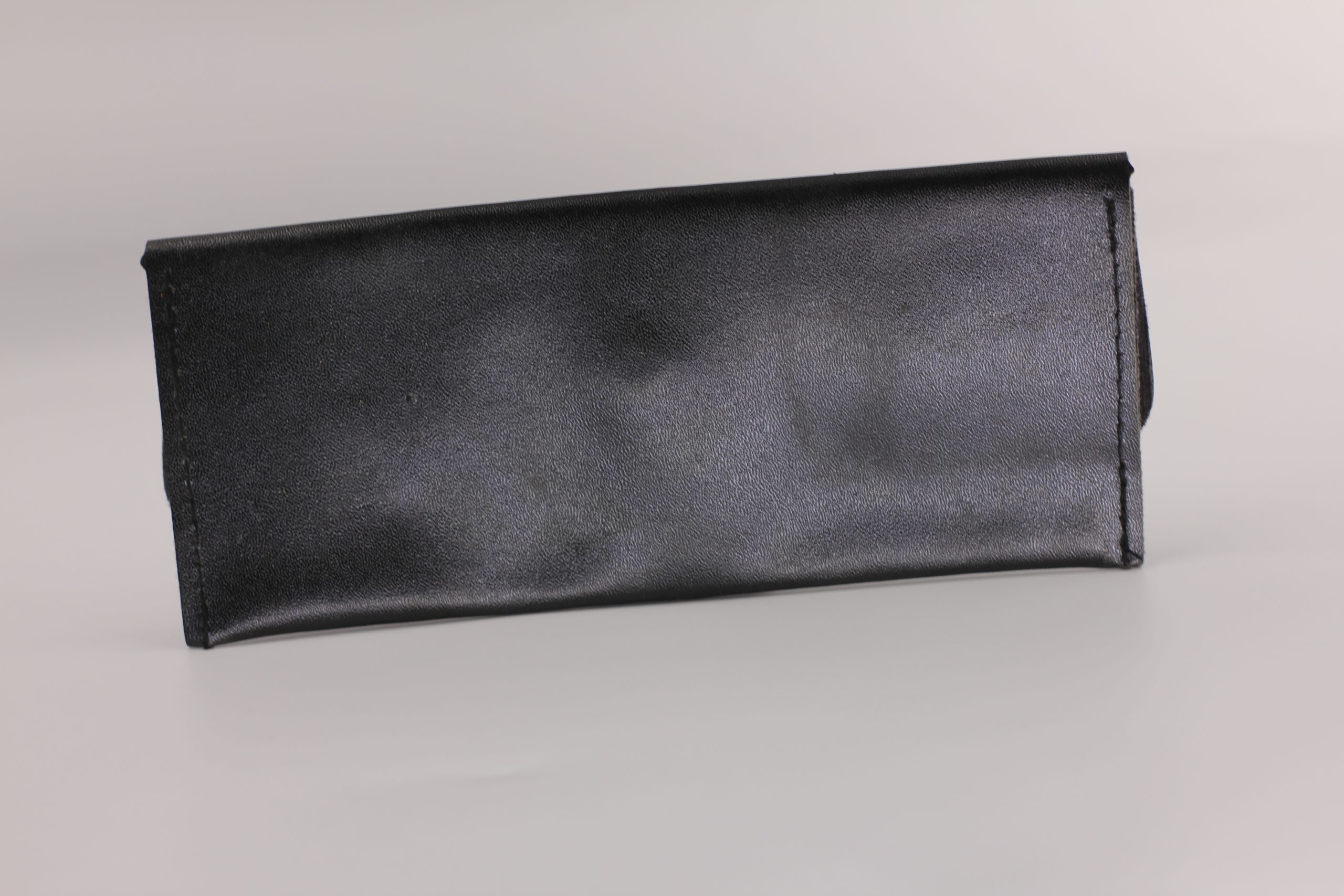 Black leather product packaging bags from Chinese factories, customizable packaging bags with silver embossed logo - 图片 3