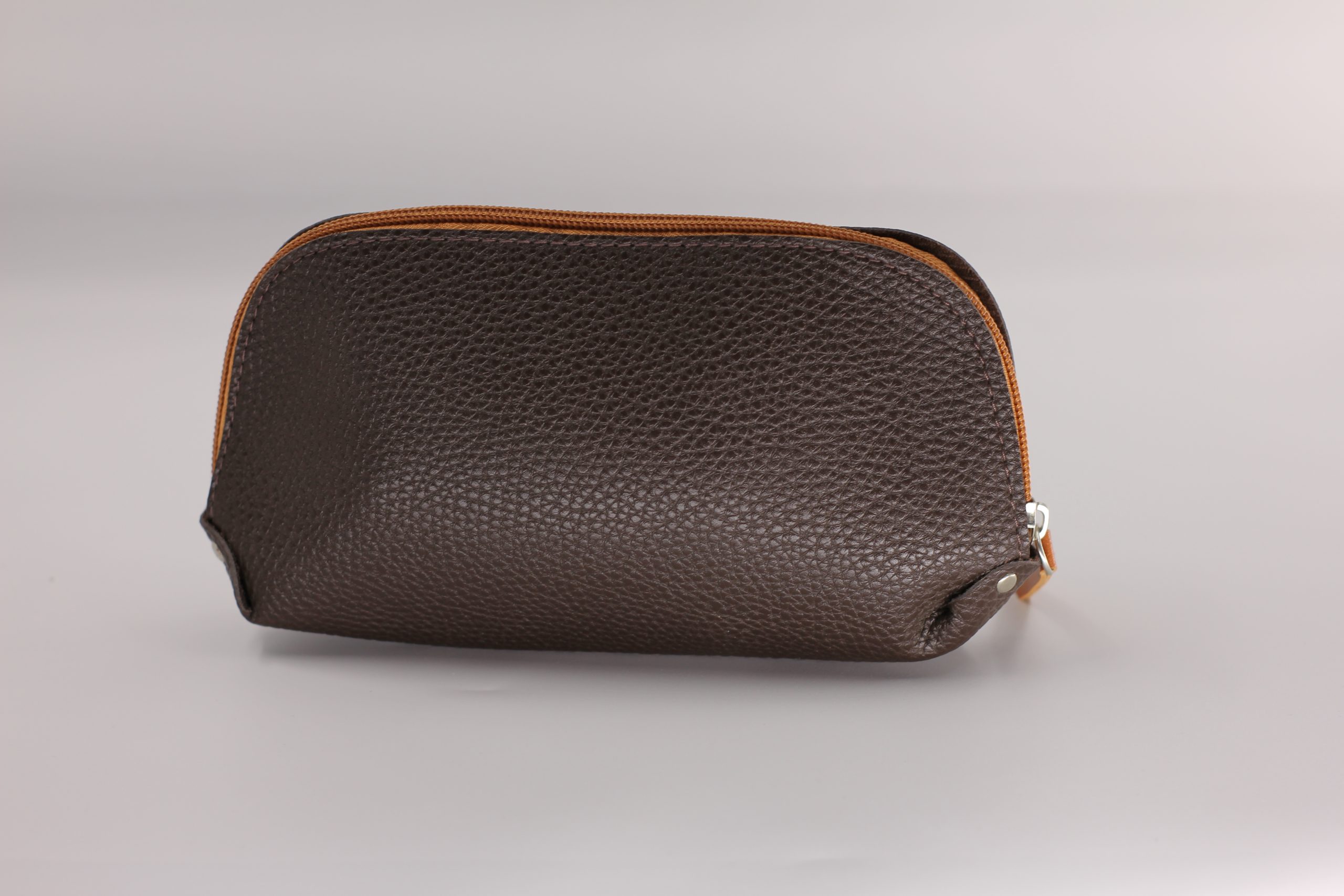 High end brown leather product packaging bags from Chinese factories, customizable packaging bags with hot stamping logo - 图片 3