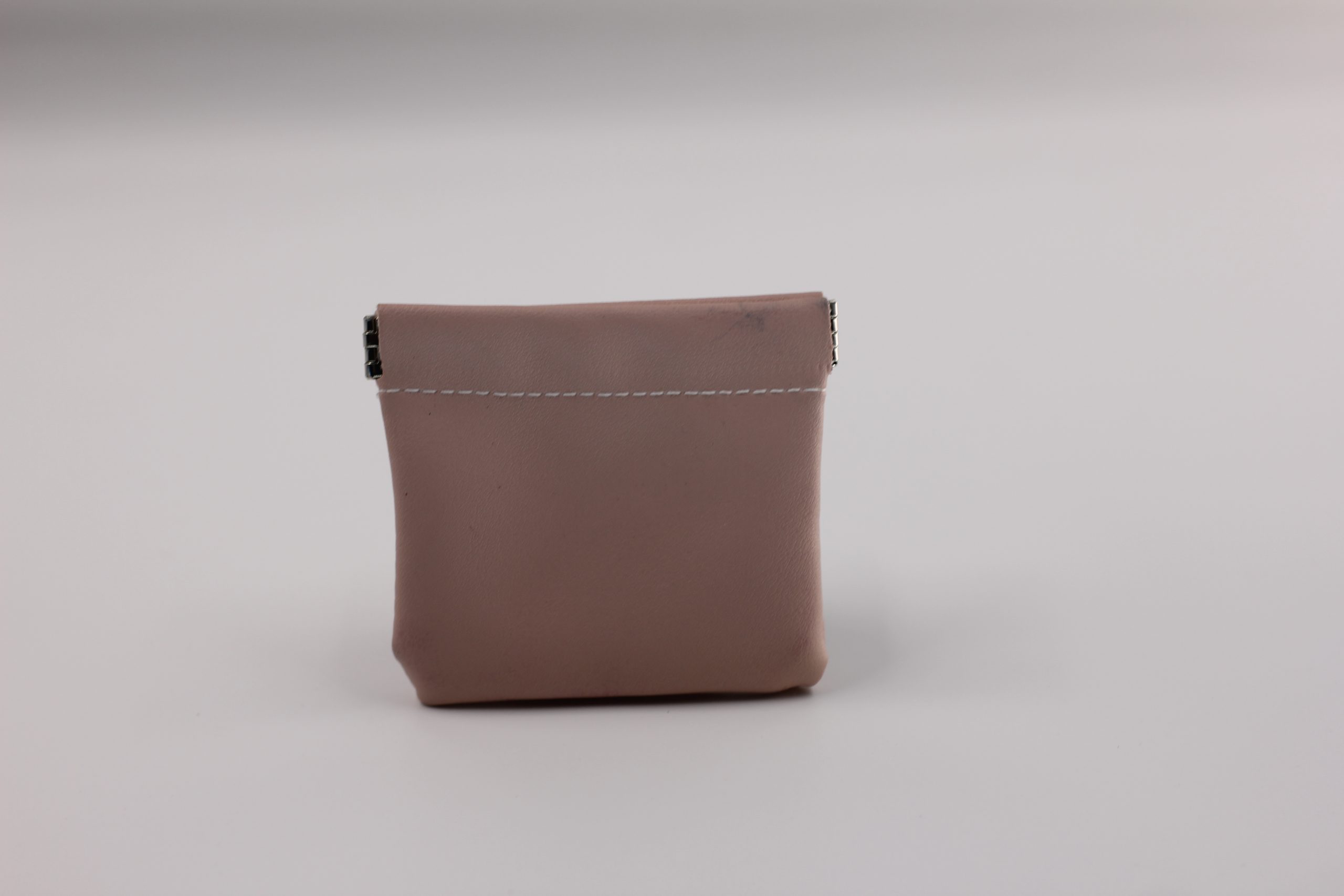 Customized light pink leather gift packaging bag from a factory in China - 图片 3