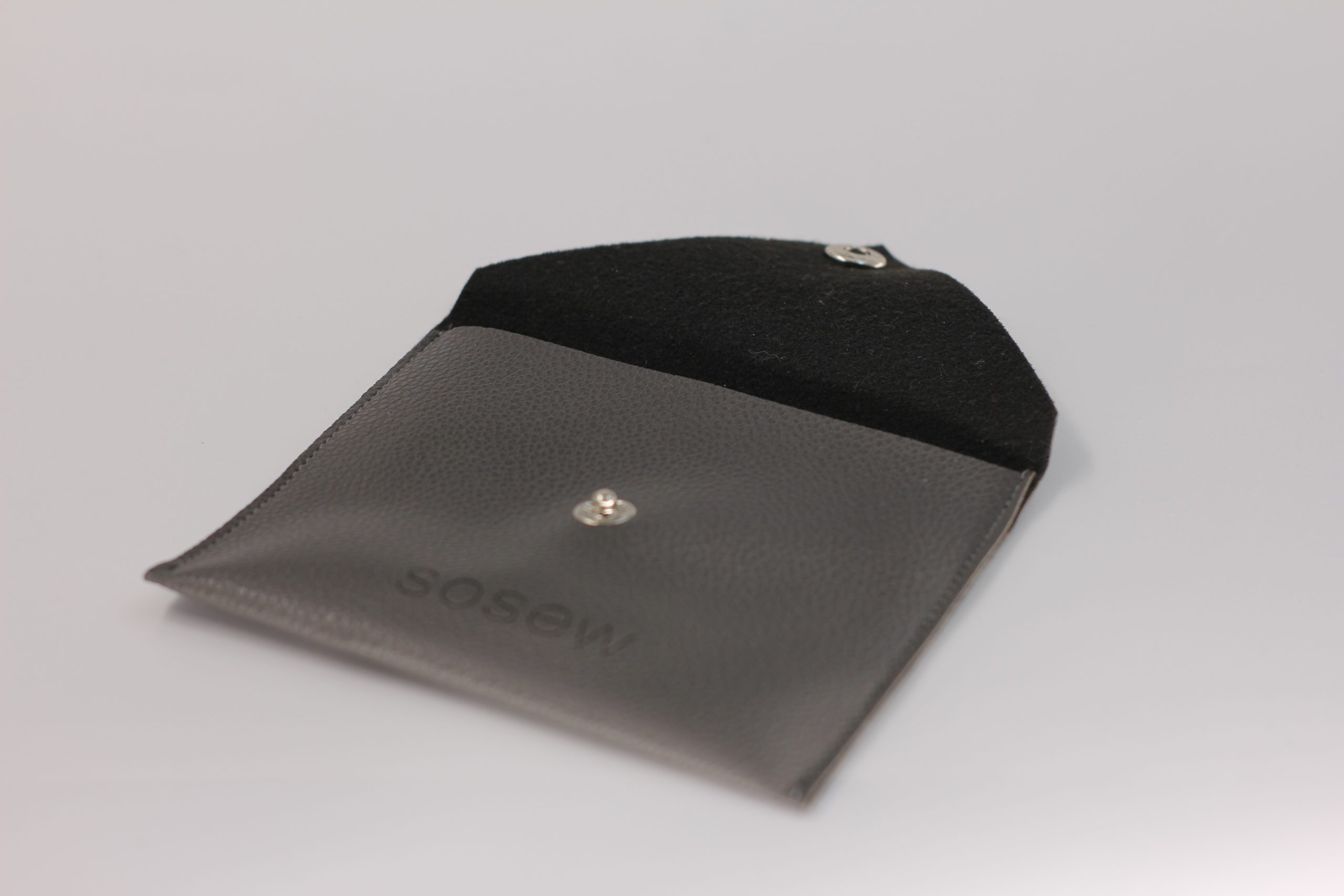 Customized high-end product packaging bags from a bag factory in China