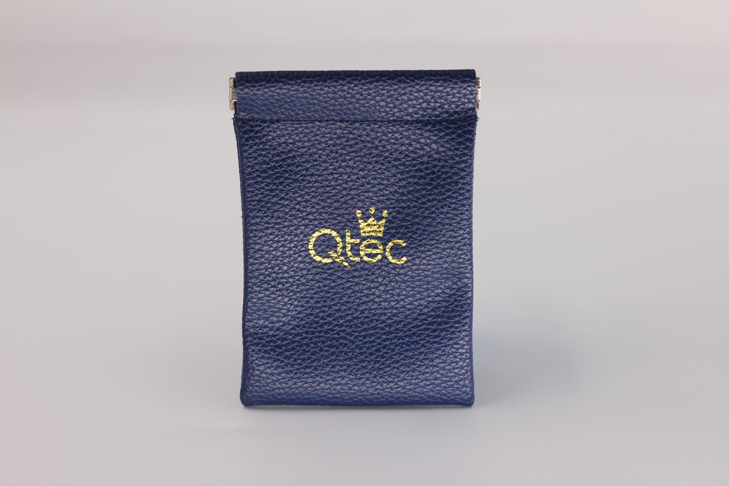 Customized advanced product packaging bags with automatic bundle pockets, from a bag factory in China