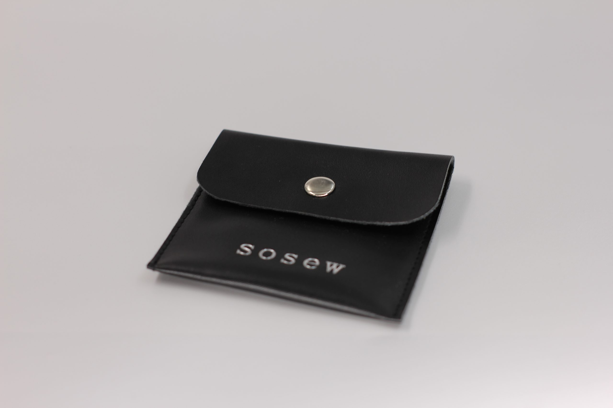 Jewelry packaging bag factory in china, customers customize beautiful gift packaging leather bags in colors and sizes