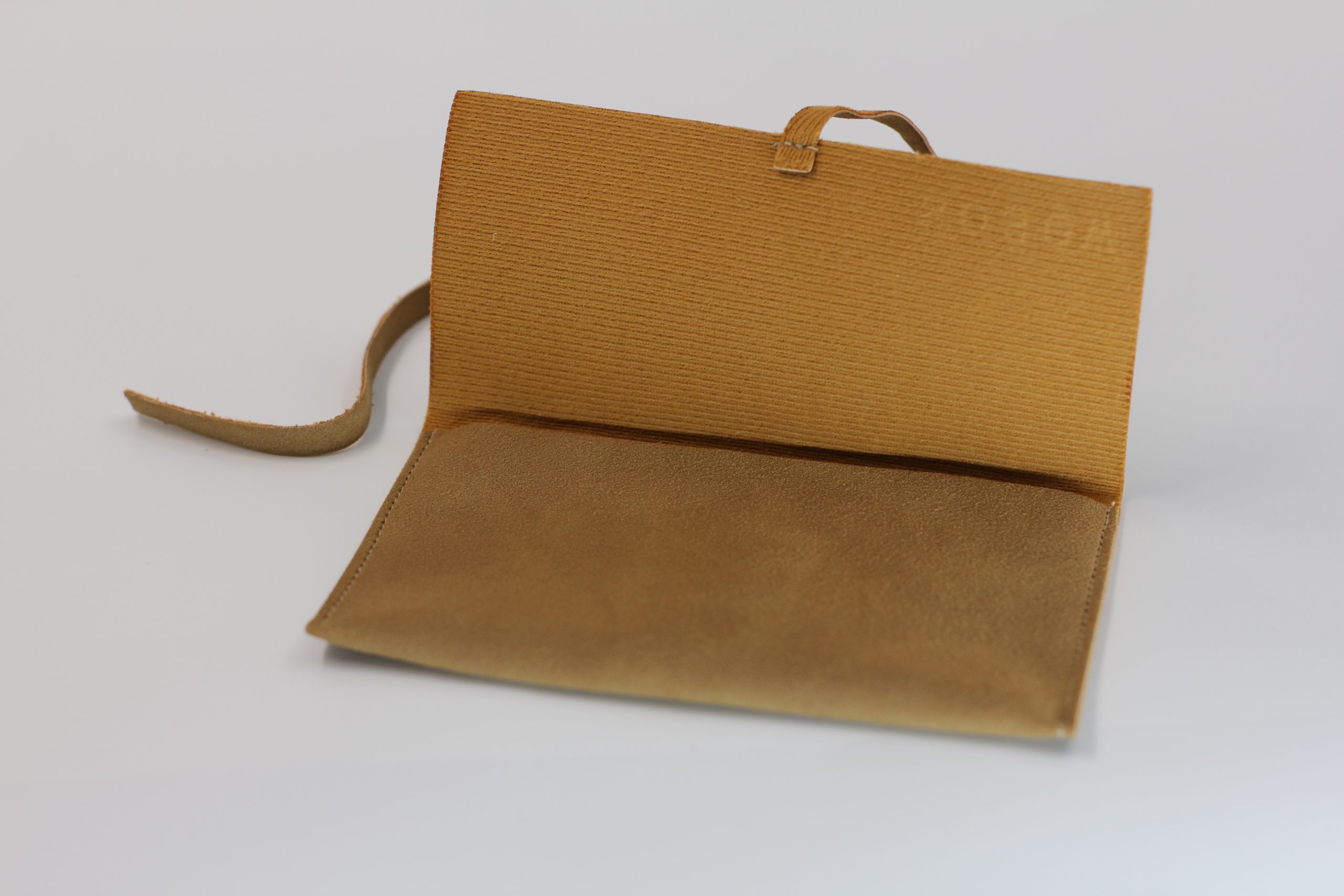 Bag factory in china, accepting customers to customize beautiful leather gift packaging bags in colors and sizes