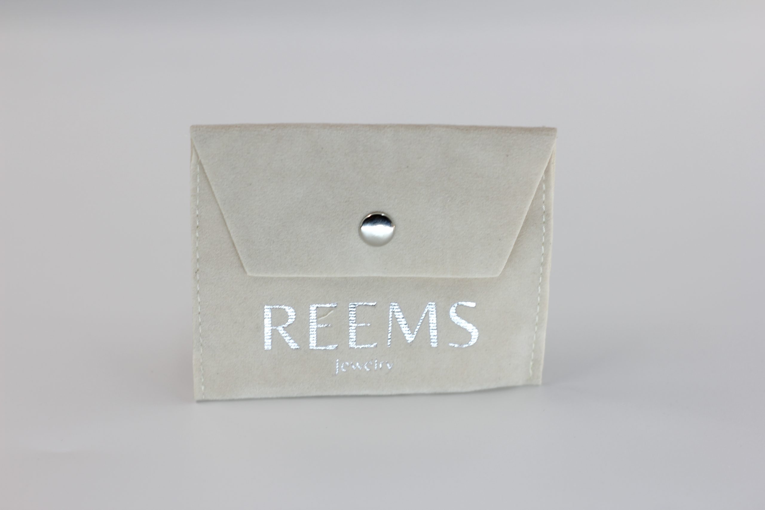 Velvet packaging bag customization factory, can customize packaging velvet bags in colors and sizes